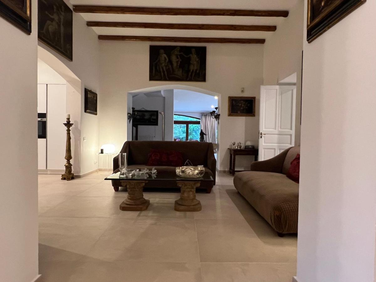 Domus Orestea Villa *